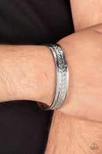 Load image into Gallery viewer, hot-on-the-trailblazer-silver-p9mn-svcf-030xx
