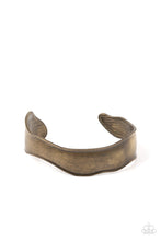 Load image into Gallery viewer, wayward-waves-brass-p9ed-brxx-063xx
