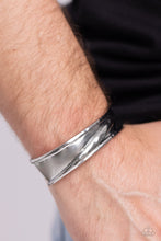Load image into Gallery viewer, real-slick-silver-p9mn-svcf-024xx
