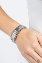 Load image into Gallery viewer, textile-tenor-silver-p9wh-svxx-253xx
