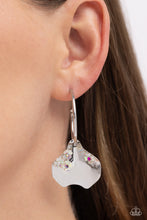 Load image into Gallery viewer, Paparazzi Majestic Mermaid - Pink Earrings
