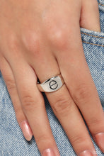 Load image into Gallery viewer, Paparazzi Monogram Memento E - Silver Ring
