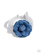 Load image into Gallery viewer, Paparazzi Garden Genre - White Bracelet
