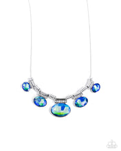 Load image into Gallery viewer, Paparazzi Socialite Status - Green Necklace
