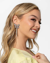 Load image into Gallery viewer, Paparazzi Next SOAR - Pink Earrings
