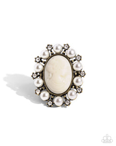 Paparazzi Vintage Glam - Brass Ring