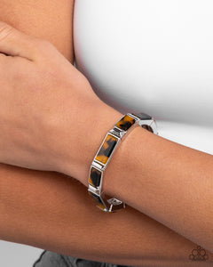 Paparazzi Acrylic Accent - Brown Bracelet