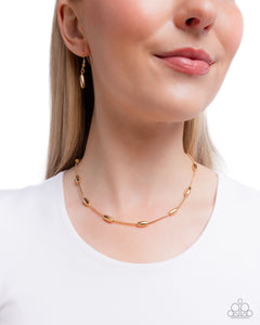Paparazzi Cylindrical Chic - Gold Necklace
