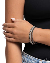Load image into Gallery viewer, Paparazzi Tolerable Twinkle - Black Bracelet
