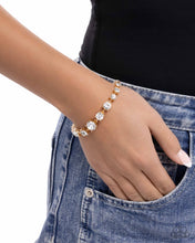 Load image into Gallery viewer, Paparazzi Sizable Shimmer - Gold Bracelet
