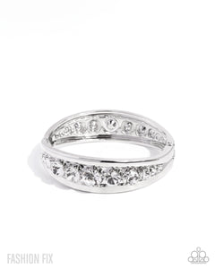 Paparazzi Chic Chronicle - White Bracelet