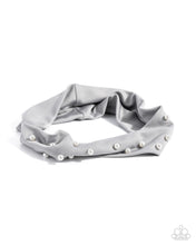 Load image into Gallery viewer, Placid Pearls - Silver
