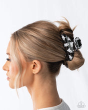Load image into Gallery viewer, Paparazzi Ghostly Greeting - Black Hair Accessory
