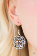 Load image into Gallery viewer, Paparazzi Rochester Royale - Purple Earrings
