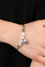 Load image into Gallery viewer, Paparazzi Vintage Vows - White Bracelet
