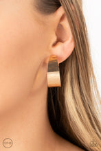 Load image into Gallery viewer, Paparazzi Versatile Velocity - Gold Earrings

