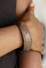 Load image into Gallery viewer, Paparazzi Garden Villa - Copper Bracelet
