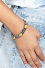 Load image into Gallery viewer, Paparazzi Desert Skyline - Green Bracelet
