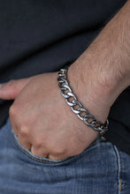 Load image into Gallery viewer, Paparazzi Leader Board - Black Bracelet
