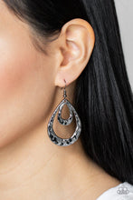 Load image into Gallery viewer, Paparazzi Museum Muse - Black Earrings
