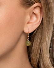 Load image into Gallery viewer, Paparazzi Sideways Shimmer - Green Necklace
