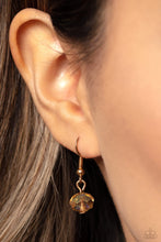 Load image into Gallery viewer, Paparazzi Sheen Season - Gold Necklace
