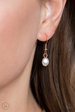 Load image into Gallery viewer, Paparazzi Offshore Oasis - Gold Necklace
