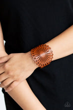 Load image into Gallery viewer, Paparazzi Wildflower Garden - Brown Bracelet
