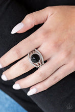 Load image into Gallery viewer, Paparazzi A Big Break - Black Ring

