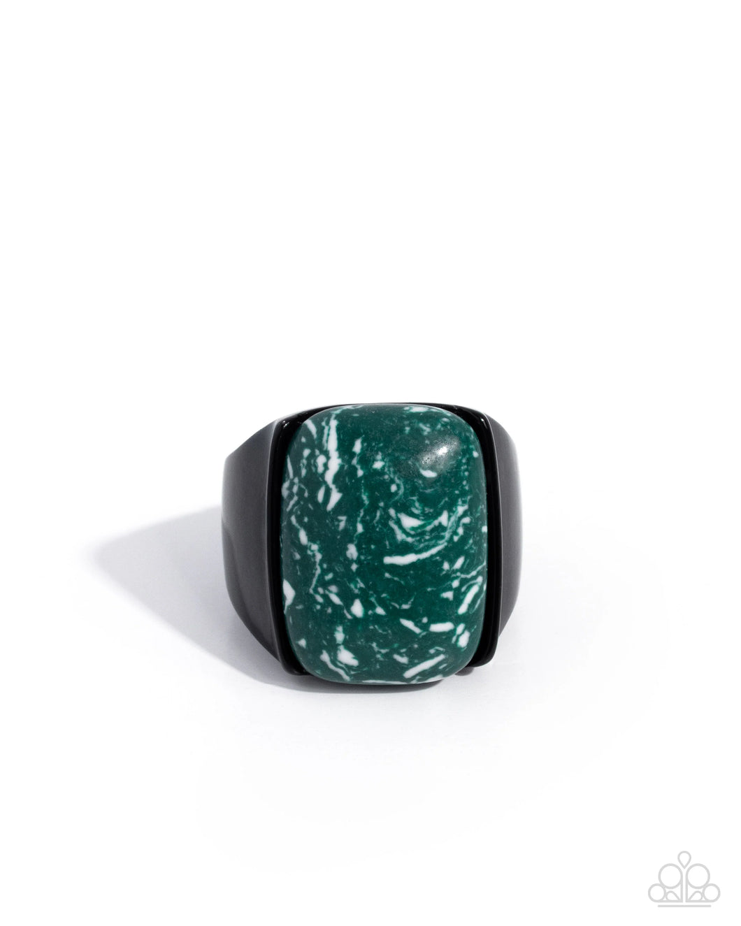 Paparazzi Crowd Pleasing Color - Green Ring