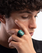 Load image into Gallery viewer, Paparazzi Crowd Pleasing Color - Green Ring
