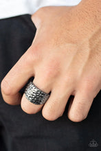 Load image into Gallery viewer, Paparazzi Hammerhead - Black Ring
