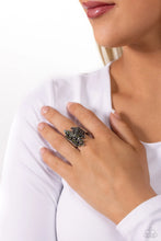 Load image into Gallery viewer, Paparazzi Fearlessly Feathered - Green Ring
