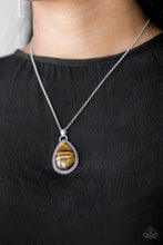 Load image into Gallery viewer, Paparazzi On The Home Frontier - Brown Necklace
