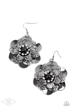 Load image into Gallery viewer, Paparazzi Midnight Garden - Black Earring
