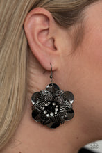 Load image into Gallery viewer, Paparazzi Midnight Garden - Black Earring

