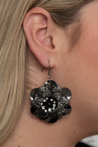 Paparazzi Midnight Garden - Black Earring