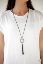 Load image into Gallery viewer, Paparazzi Straight To The Top - Black Necklace

