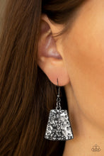 Load image into Gallery viewer, Paparazzi Here Comes The Huntress - Multi Necklace
