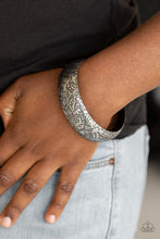 Load image into Gallery viewer, Paparazzi Garden Villa - Silver Bracelet
