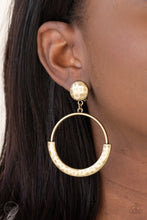 Load image into Gallery viewer, Paparazzi Rustic Horizons - Brass Earring
