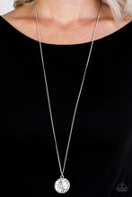 Load image into Gallery viewer, Paparazzi Dauntless Diva - White Necklace
