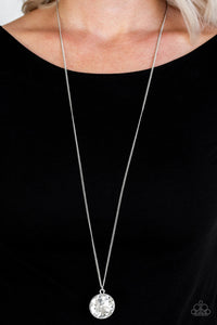 Paparazzi Dauntless Diva - White Necklace