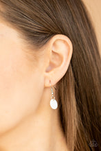 Load image into Gallery viewer, Paparazzi Summer Shores - White Necklace
