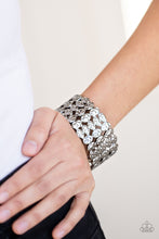 Load image into Gallery viewer, Paparazzi Tectonic Texture - Black Bracelet
