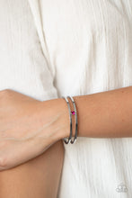 Load image into Gallery viewer, Paparazzi Solo Artist - Pink Bracelet
