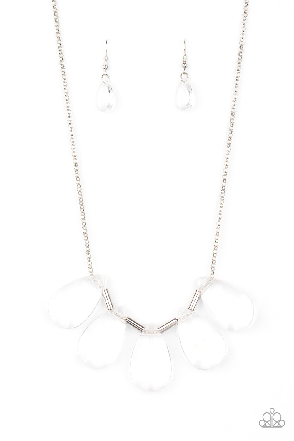 Paparazzi HEIR It Out - White Necklace