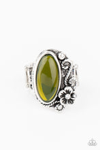 Load image into Gallery viewer, Paparazzi Any DAISY Now - Green Ring
