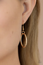Load image into Gallery viewer, Paparazzi Status Quo - Gold Necklace
