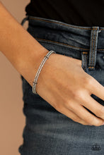 Load image into Gallery viewer, Paparazzi Standout Opulence - Black Bracelet
